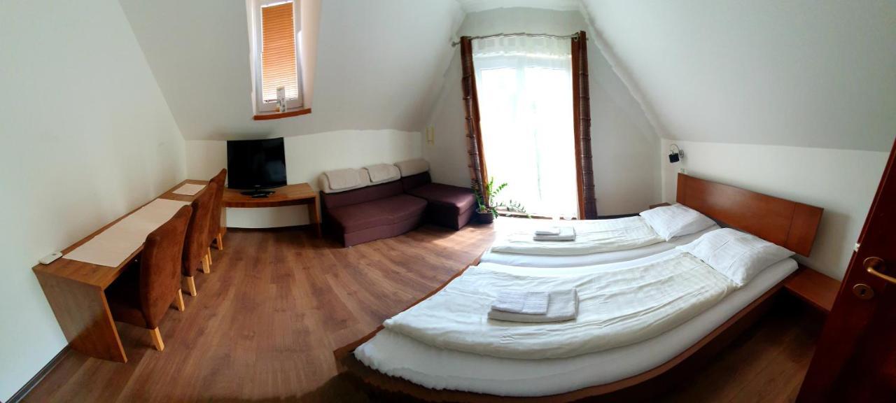 Relax Penzion U Adama Dolna Tizina Exterior photo