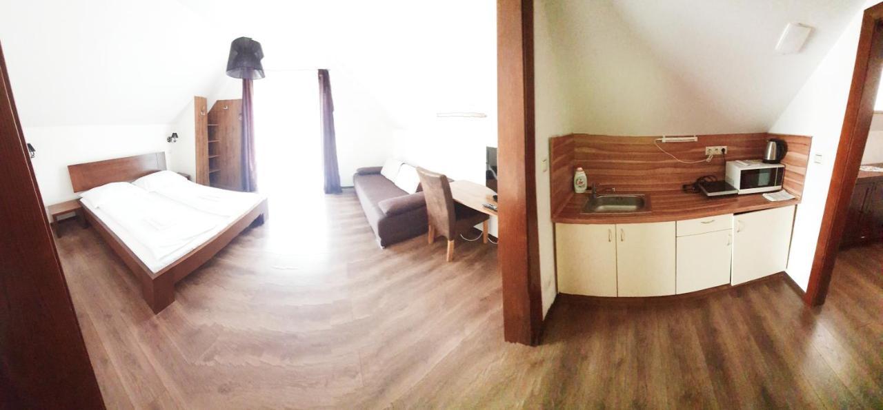 Relax Penzion U Adama Dolna Tizina Exterior photo